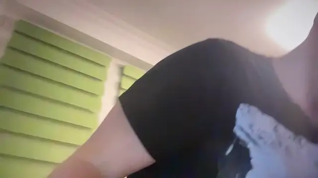 Snapshot of AnnualSunrise chatting on December 16, 8:25 pm AnnualSunrise online show from December 16, 8:25 pm