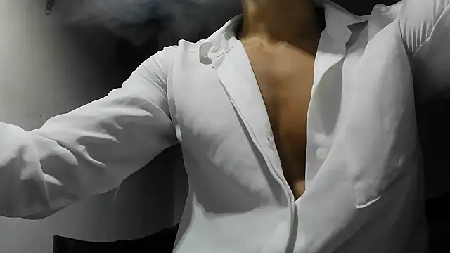 crazylatinguyy online show from November 29, 8:17 am