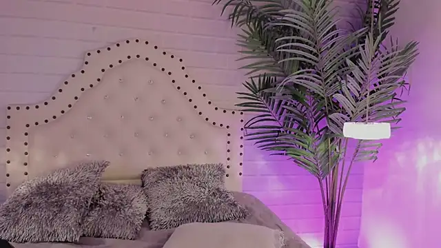 Snapshot of _Eurekaa_ chatting on January 21, 3:48 am Eurekaa online show from January 21, 3:48 am