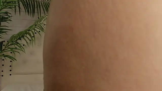 Snapshot of _Eurekaa_ chatting on February 28, 11:34 pm Eurekaa online show from February 28, 11:34 pm