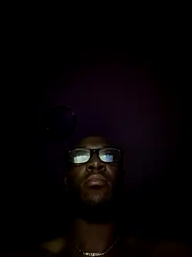 Snapshot of KingB8r chatting on October 9, 12:25 pm KingB8r online show from October 9, 12:25 pm