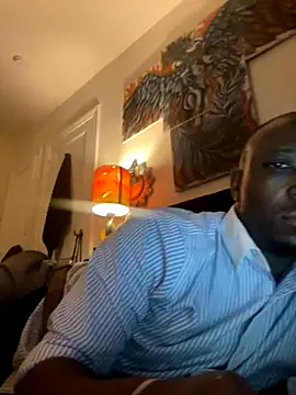 Snapshot of KingB8r chatting on October 22, 3:18 am KingB8r online show from October 22, 3:18 am