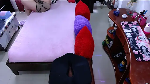 lufek23 online show from January 26, 1:36 pm