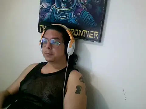 dancingbear14 online show from May 27, 4:31 am