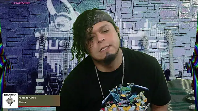 Snapshot of chino_roz chatting on February 16, 6:43 pm chino roz online show from February 16, 6:43 pm