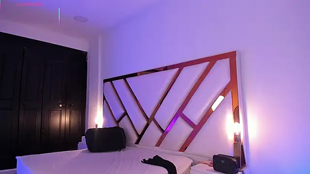 Aron cruz online show from July 11, 1:25 pm