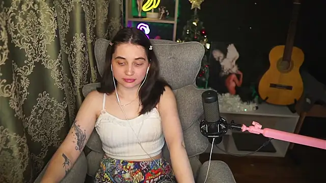 Snapshot of delicatedBailey chatting on July 23, 3:04 am delicatedBailey online show from July 23, 3:04 am