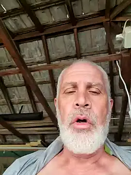 Snapshot of guywifi chatting on February 21, 5:46 am guywifi online show from February 21, 5:46 am