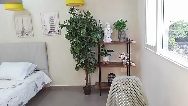 Sassy--Girl online show from January 7, 6:24 pm