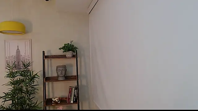 Sassy--Girl online show from February 10, 6:35 pm