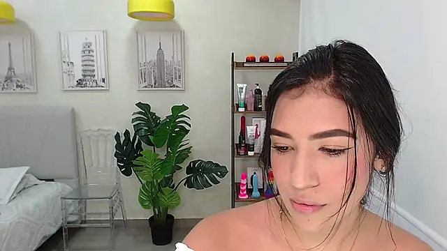 Sassy--Girl online show from March 10, 6:12 pm