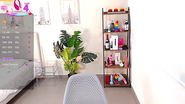 Sassy--Girl online show from March 14, 6:18 pm