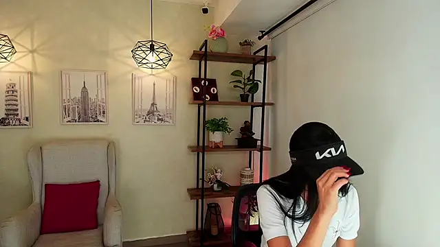 Sassy--Girl online show from February 11, 6:13 pm