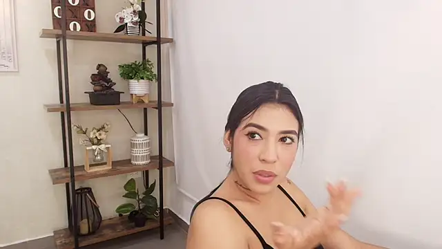 Sassy--Girl online show from May 13, 9:11 pm