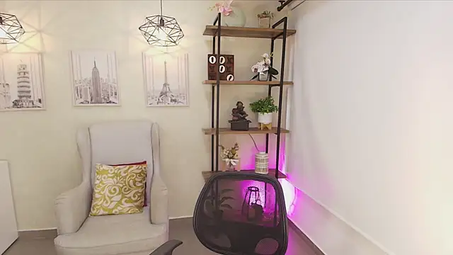 Sassy--Girl online show from June 5, 7:19 pm