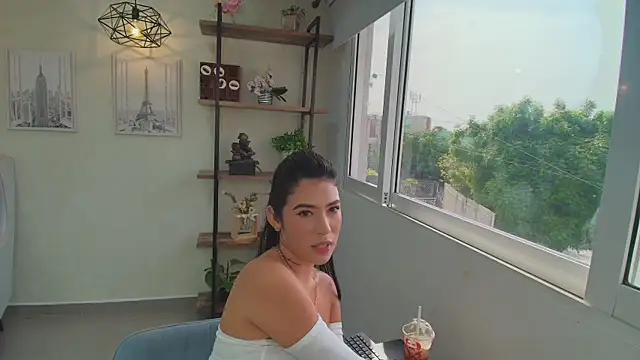 Sassy--Girl online show from July 12, 1:46 pm