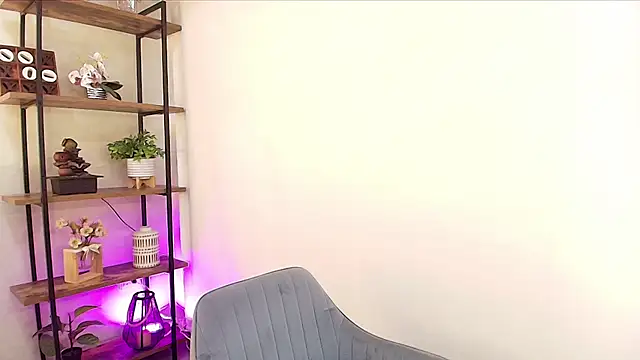 Sassy--Girl online show from August 4, 7:27 pm