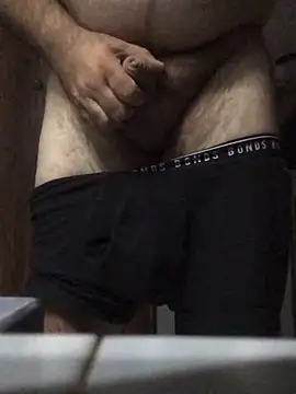 Snapshot of hairysmallcockguy chatting on February 19, 12:23 pm hairysmallcockguy online show from February 19, 12:23 pm