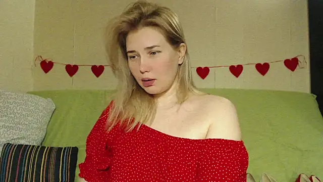 mmmPinUpGirl online show from April 28, 11:10 pm