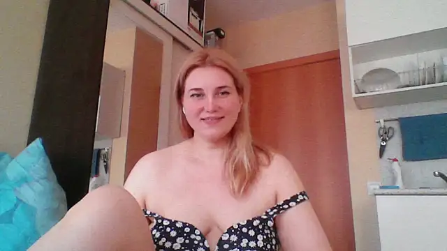 Snapshot of mmmPinUpGirl chatting on June 29, 3:34 pm mmmPinUpGirl online show from June 29, 3:34 pm