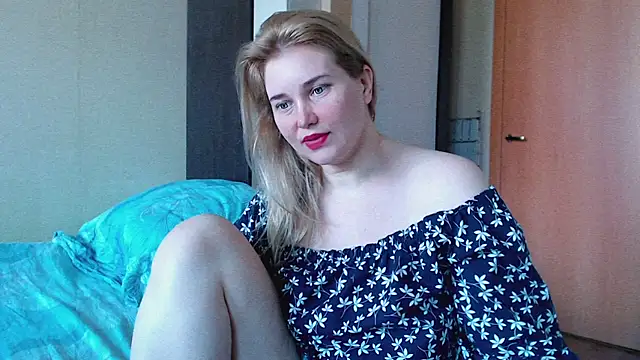mmmPinUpGirl online show from June 30, 8:15 am