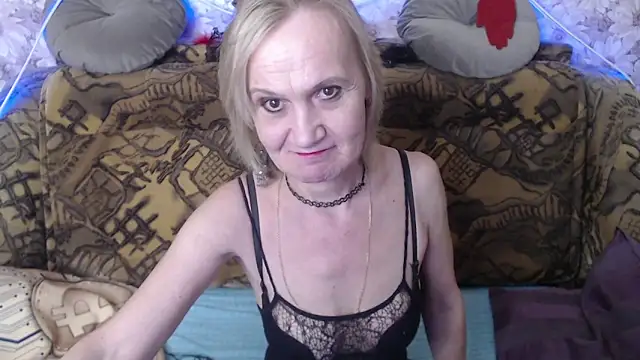 Snapshot of MissBekker chatting on January 8, 5:26 pm MissBekker online show from January 8, 5:26 pm