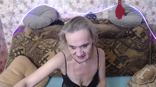 Snapshot of MissBekker chatting on November 19, 9:15 pm MissBekker online show from November 19, 9:15 pm