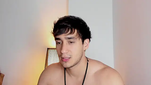 Snapshot of AlexRivera6 chatting on December 3, 12:18 am AlexRivera6 online show from December 3, 12:18 am