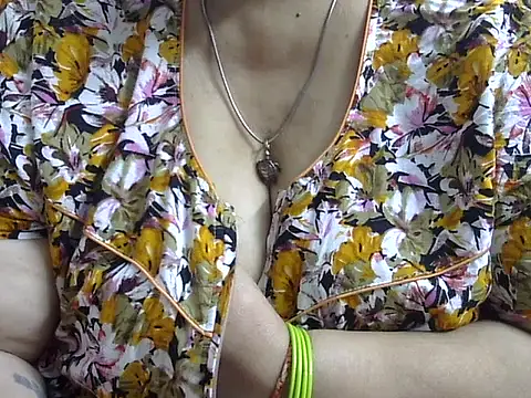 Snapshot of Kavya_XX chatting on July 8, 8:02 pm Kavya XX online show from July 8, 8:02 pm
