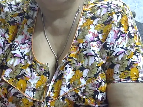 Snapshot of Kavya_XX chatting on July 18, 7:01 am Kavya XX online show from July 18, 7:01 am