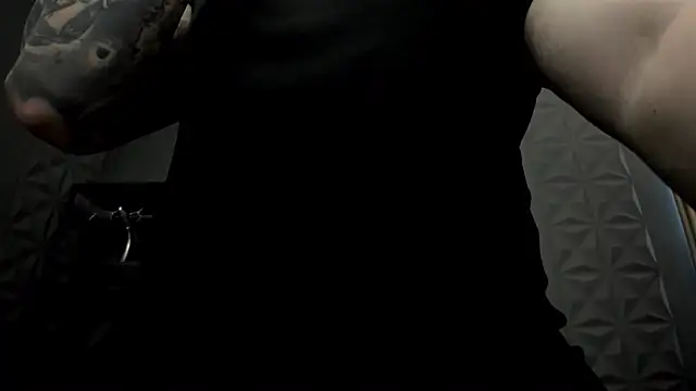 Snapshot of TonyWilcox chatting on February 11, 12:27 pm TonyWilcox online show from February 11, 12:27 pm