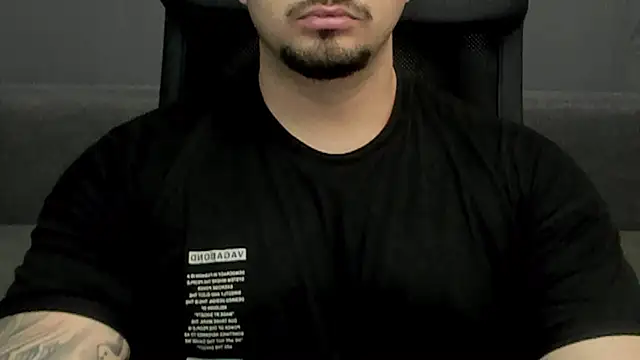 Snapshot of TonyWilcox chatting on February 18, 12:28 pm TonyWilcox online show from February 18, 12:28 pm