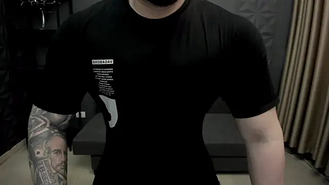 Snapshot of TonyWilcox chatting on March 10, 5:33 am TonyWilcox online show from March 10, 5:33 am