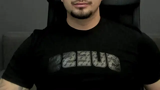 Snapshot of TonyWilcox chatting on March 10, 8:37 am TonyWilcox online show from March 10, 8:37 am