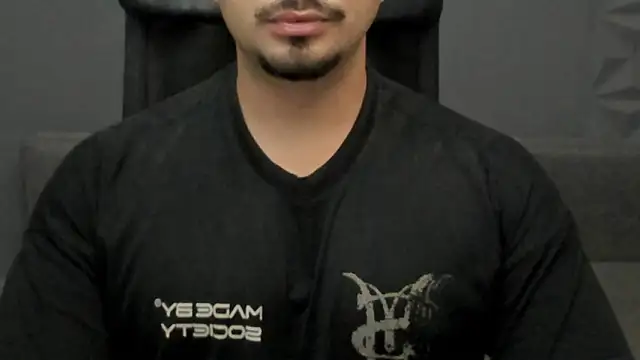 Snapshot of TonyWilcox chatting on October 28, 5:55 am TonyWilcox online show from October 28, 5:55 am