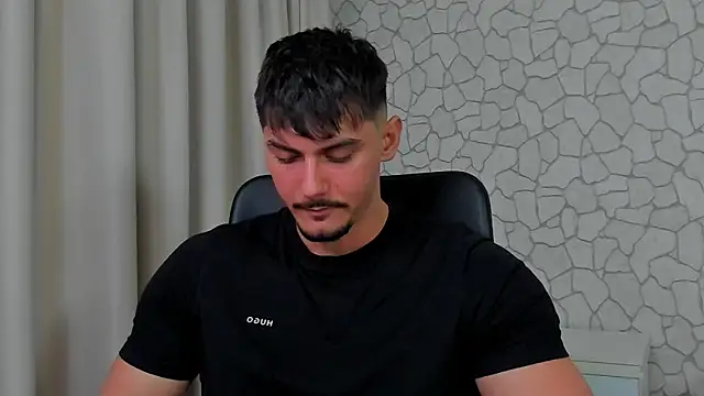 Snapshot of ClintMasters chatting on February 4, 5:10 am ClintMasters online show from February 4, 5:10 am