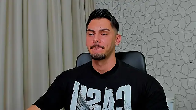 Snapshot of ClintMasters chatting on February 21, 6:18 am ClintMasters online show from February 21, 6:18 am