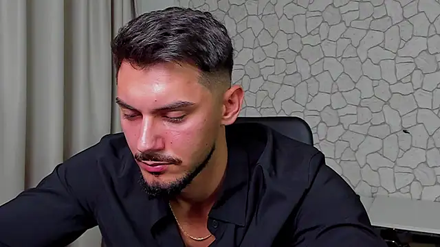 Snapshot of ClintMasters chatting on October 15, 4:34 am ClintMasters online show from October 15, 4:34 am