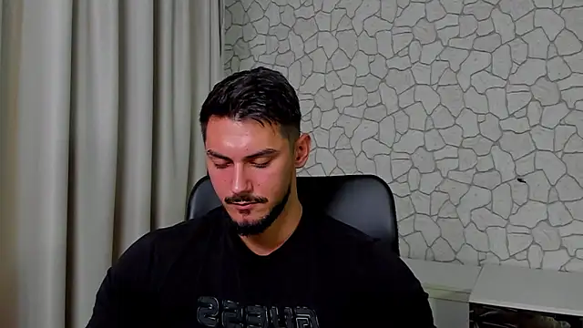 Snapshot of ClintMasters chatting on October 21, 4:46 am ClintMasters online show from October 21, 4:46 am