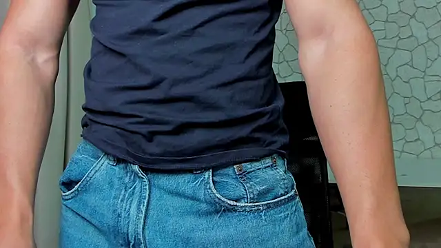 Snapshot of ClintMasters chatting on November 14, 6:23 am ClintMasters online show from November 14, 6:23 am