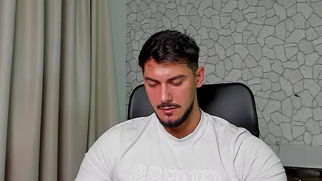 Snapshot of ClintMasters chatting on December 4, 6:01 am ClintMasters online show from December 4, 6:01 am