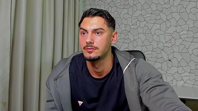 Snapshot of ClintMasters chatting on December 14, 6:08 am ClintMasters online show from December 14, 6:08 am