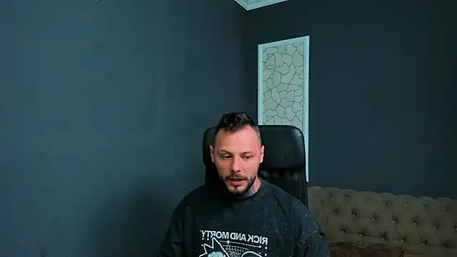 Snapshot of BrianHunts chatting on May 17, 4:32 am BrianHunts online show from May 17, 4:32 am