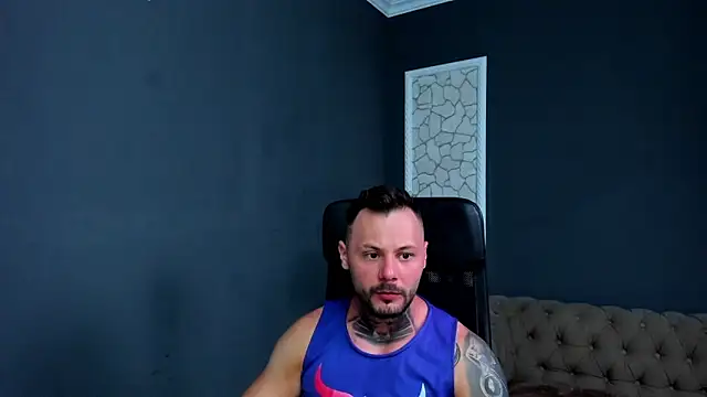 Snapshot of BrianHunts chatting on May 29, 6:33 am BrianHunts online show from May 29, 6:33 am