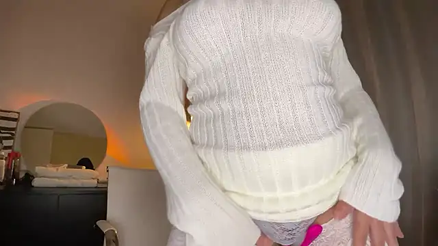 Snapshot of xSelena chatting on January 11, 5:31 am xSelena online show from January 11, 5:31 am