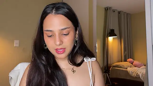 xSelena online show from May 7, 11:32 pm