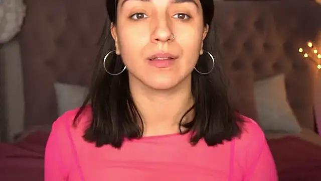 Daphne Moss online show from January 5, 9:14 pm