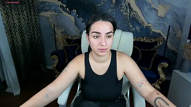 Daphne Moss online show from March 14, 1:57 pm