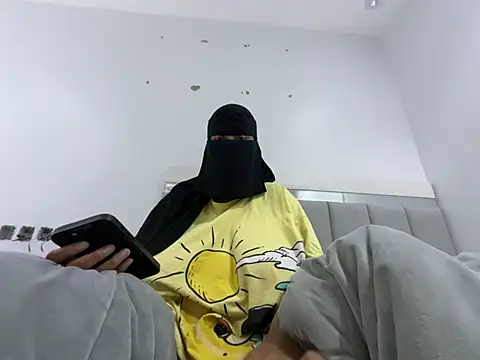 Snapshot of Submissive_Arab chatting on January 11, 10:51 pm Submissive Arab online show from January 11, 10:51 pm