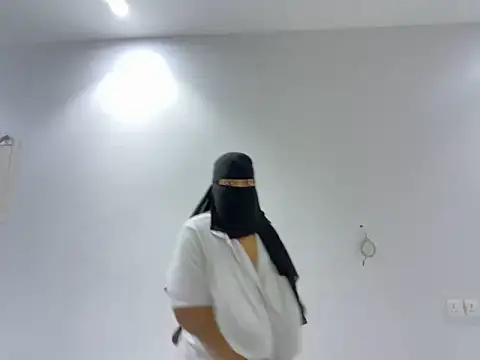 Snapshot of Submissive_Arab chatting on February 8, 5:29 pm Submissive Arab online show from February 8, 5:29 pm